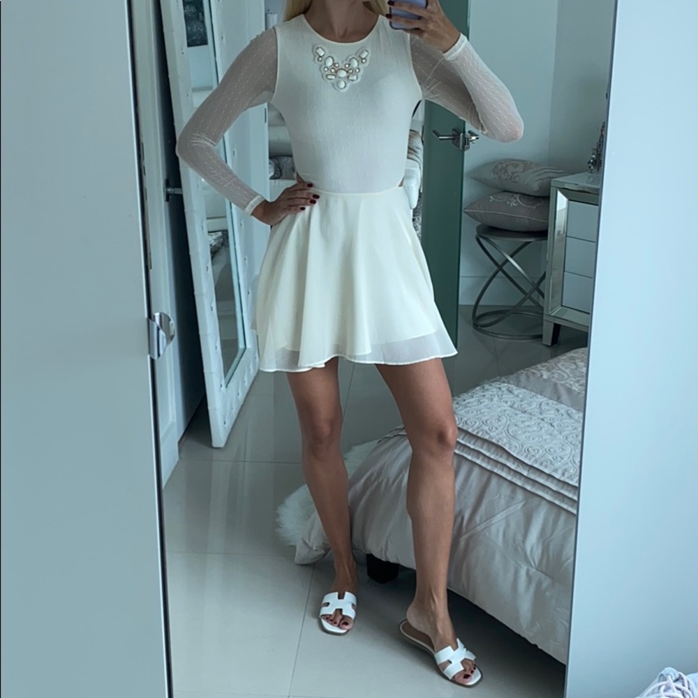 GUESS Dress 🦢 - Picture 7 of 9